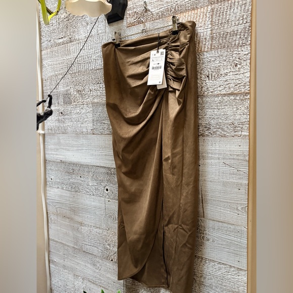 ZARA | NWT Ruched High-Low Faux Suede Long Skirt - Women's L, Tan - Picture 2 of 10